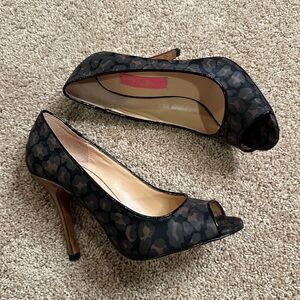 Betsey Johnson Leopard Lakin Peep‎ Toe Pumps